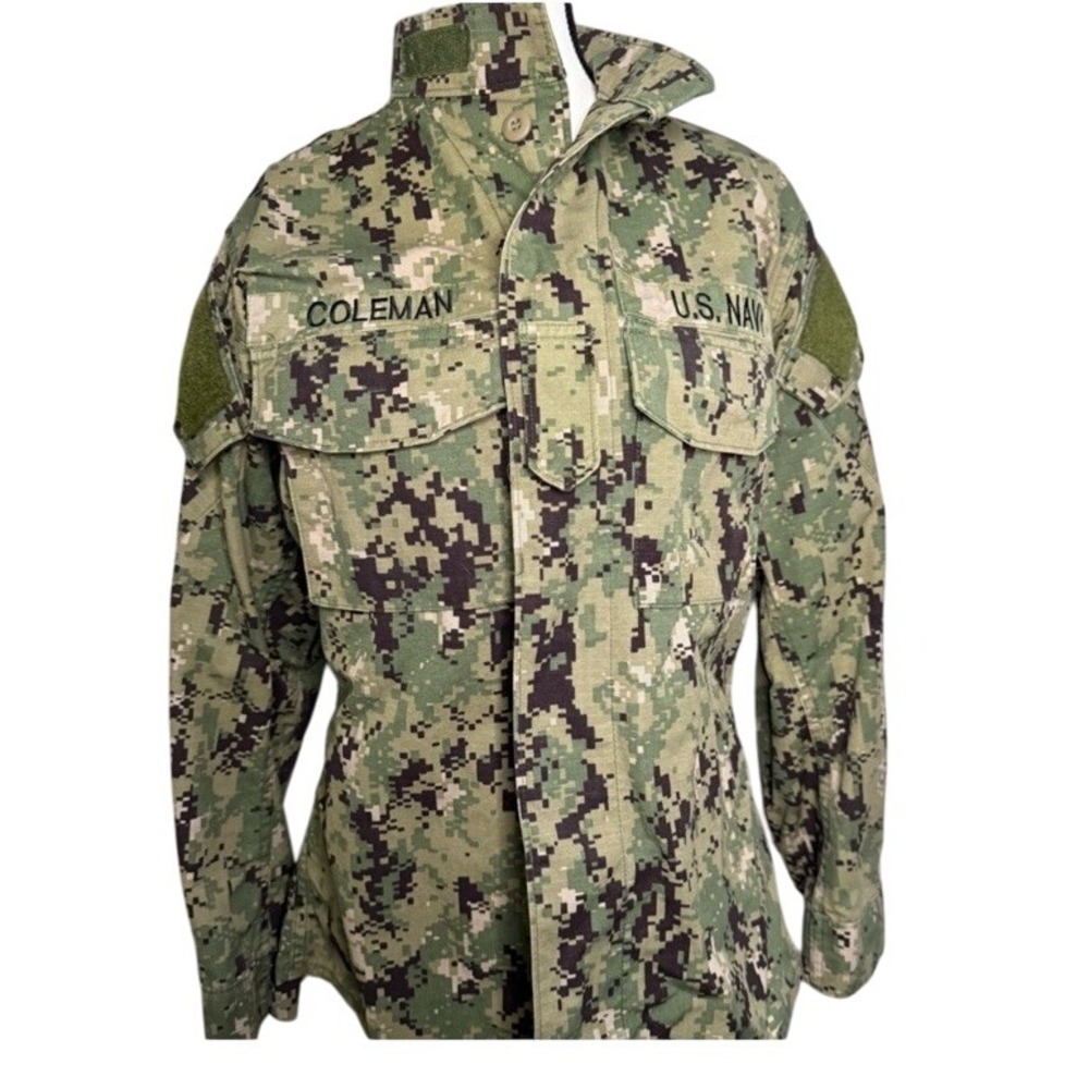 U.S. NAVY NWU TYPE III AOR2 Size SMALL REGULAR‎ Jacket Digital Camo Green
